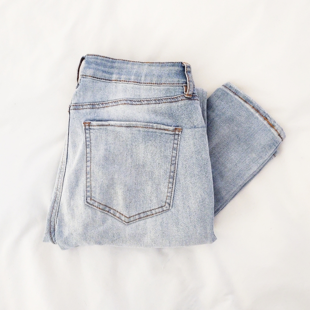 NWOT Ripped boyfriend jeans